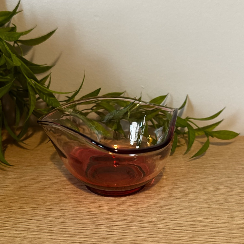 Vintage Indiana Glass Dip Bowl with Red Flashed Coloring